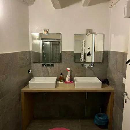 Rialto Very Homestay
